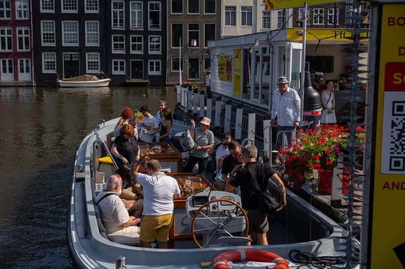 Amsterdam: Open Boat Canal Cruise (with Free Spritz Option) - Choosing Between Drinks and the Standard Cruise