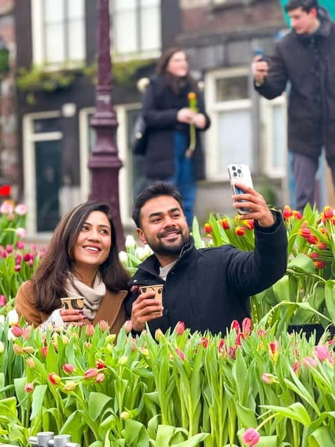 Amsterdam: Premium Tulip Boat Canal Tour - The guide can make or break the hour