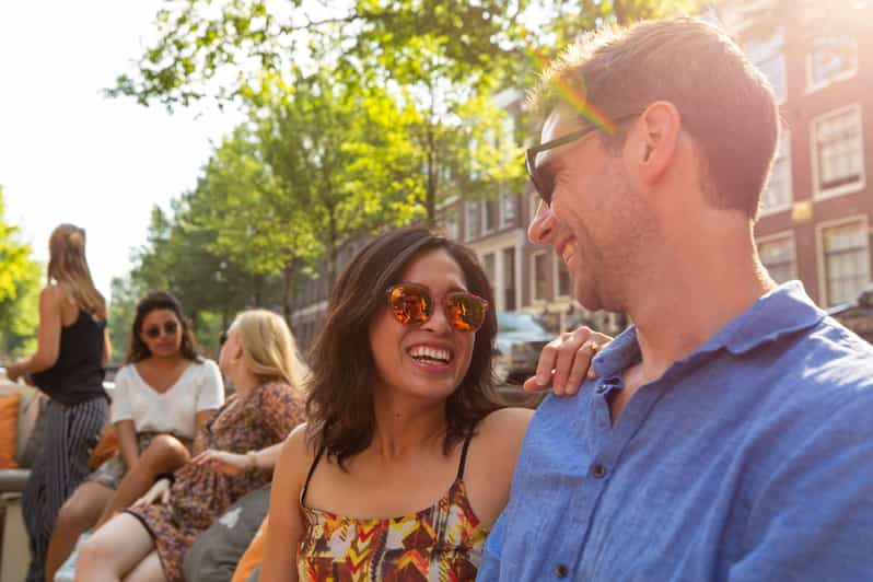 Amsterdam: Private Canal Cruise in German + Unlimited Drinks - Maritime stories at the Scheepvaartmuseum