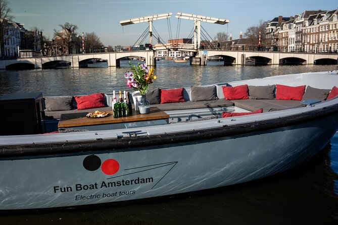 Amsterdam: Private Canal Cruise with Drinks and Snacks - Key points to know before booking