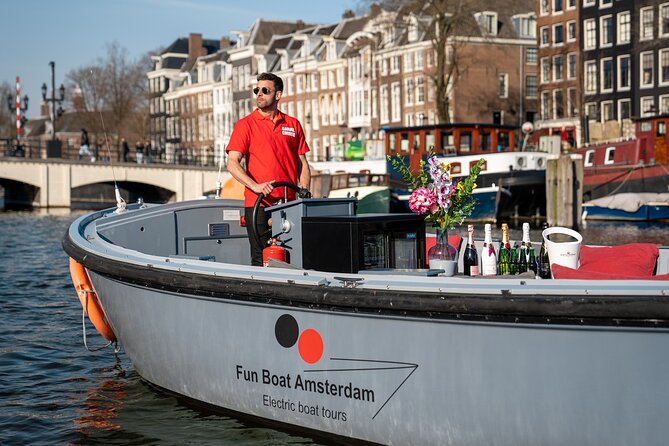 Amsterdam: Private Canal Cruise with Drinks and Snacks - What this private Amsterdam cruise is really like