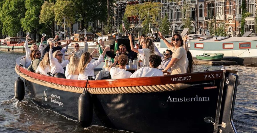 Amsterdam: Private City Canal Cruise With Unlimited Drinks - Key Points Before You Book