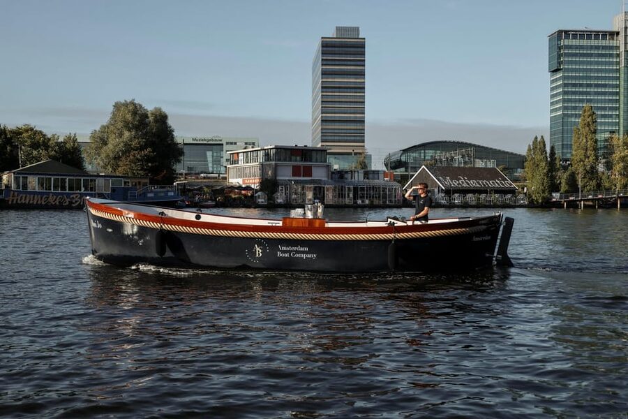 Amsterdam: Private City Canal Cruise With Unlimited Drinks - Should You Book It?