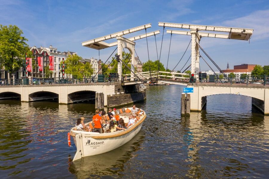 Amsterdam: Private Prosecco Canal Cruise Tour - Merchant houses and the Canal Belt