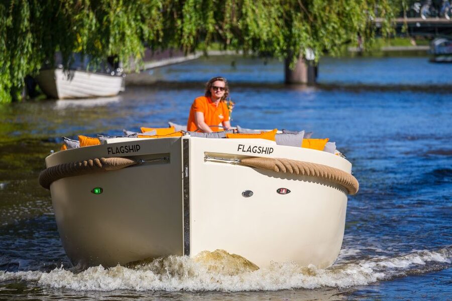 Amsterdam: Private Prosecco Canal Cruise Tour - Prosecco, conversation, and the no-music rule