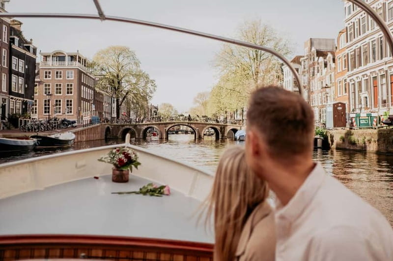 Amsterdam: Private Romantic Canal Cruise w. Prosecco/Snacks - The Skinny Bridge and the Amstel