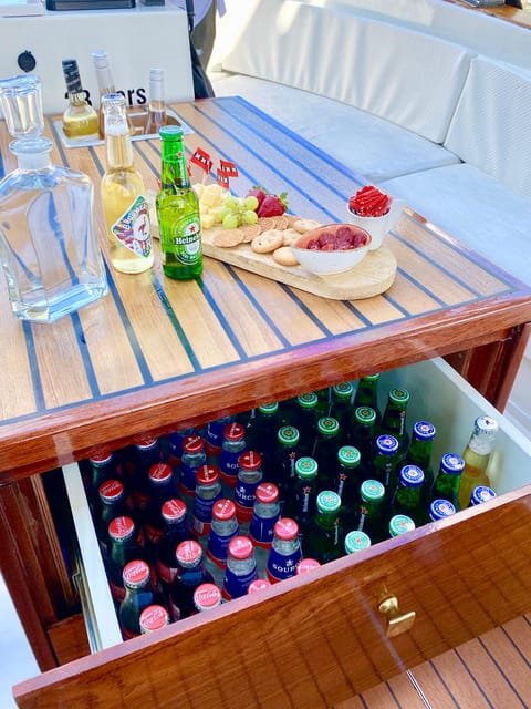 Amsterdam Small Group Canal Cruise inc Snacks/Drinks Winter - Key things to know before you book
