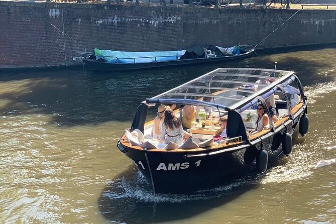 Amsterdam Small-Group Canal Cruise Including Snacks and Drinks - Starting at Keizersgracht and entering the Jordaan