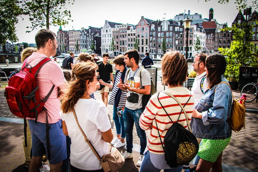 Amsterdam Small-Group Walking Tour with Canal Cruise - The One-Hour Canal Cruise Sees Amsterdam From Its Best Angle