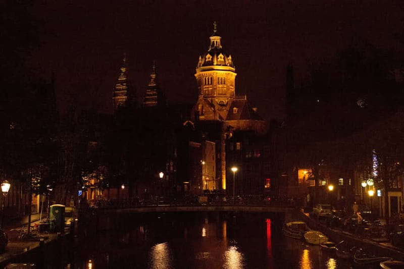 Amsterdam: Unlimited Cocktails Cruise on the Canals - Amsterdam Centraal and the first canal views