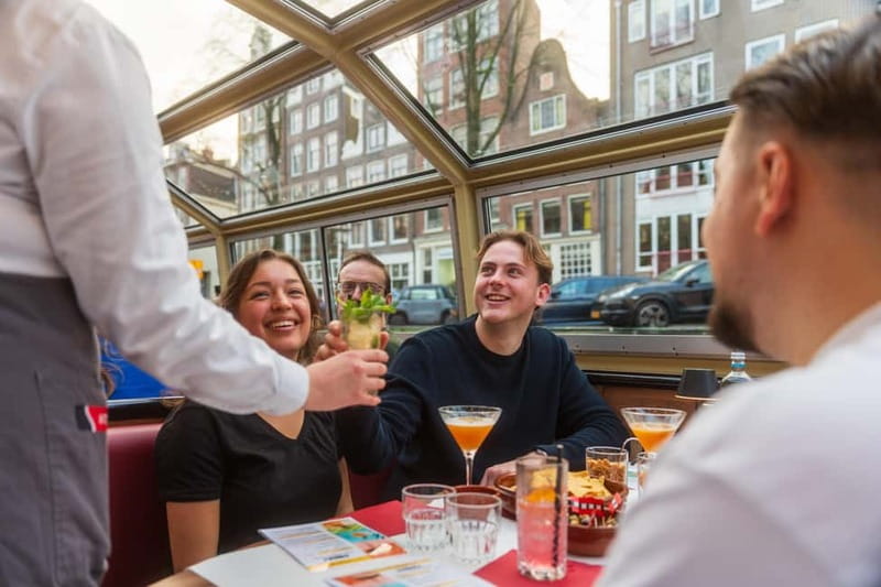 Amsterdam: Unlimited Cocktails Cruise on the Canals - What the boat feels like after dark