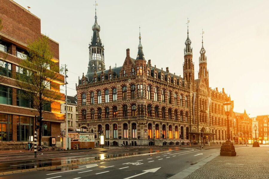 Amsterdam Walking Tour and Canal Cruise - Who will enjoy this tour most?