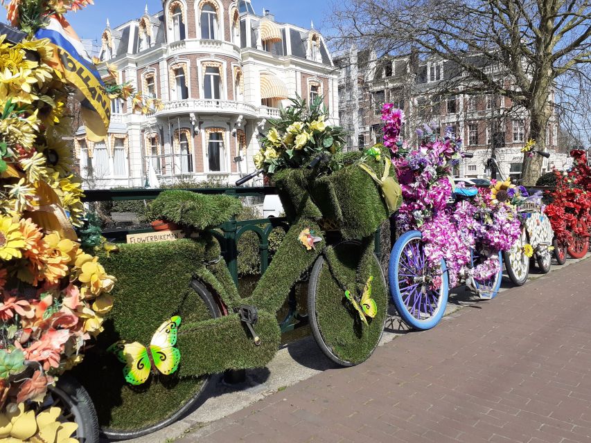 Amsterdam Walking Tour and Canal Cruise - The museum area without a museum admission