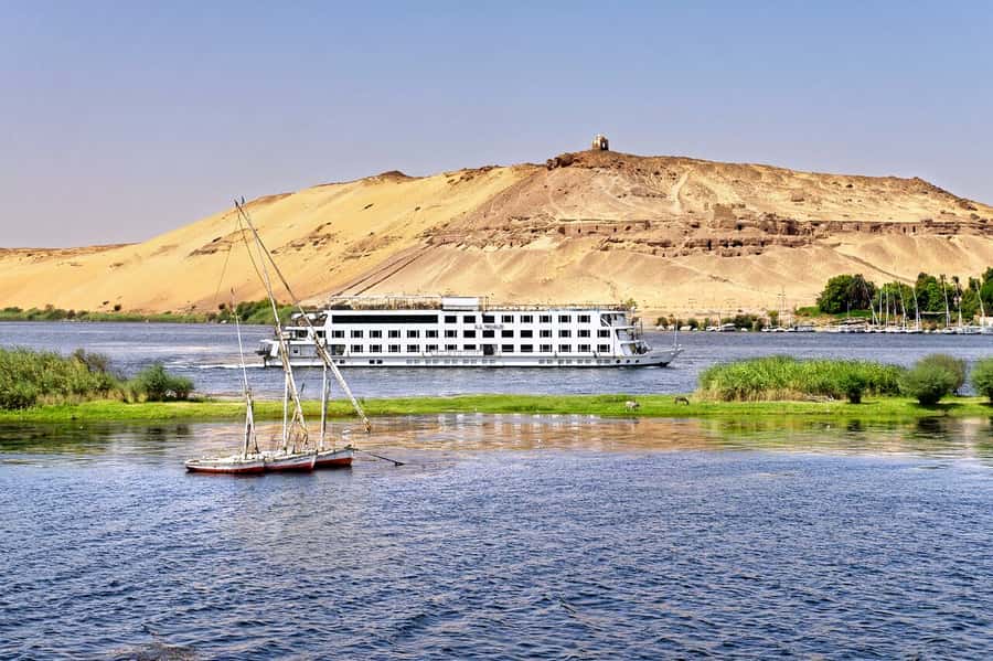 Aswan: 3 Days Nile River Cruise & Hot Air Balloon Ride - Kom Ombo at sunset and the temple of two gods