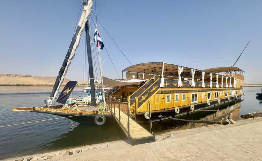 Aswan to Luxor: 4-Day Luxury Dahabiya Nile Cruise Adventure - Why a Dahabiya Feels Different From a Large Nile Ship