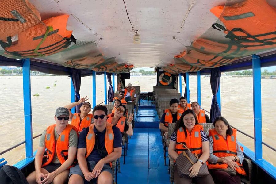 Authentic Mekong Delta: Tuk Tuk, Rowing Boat, Biking Tour - Lunch beside the river