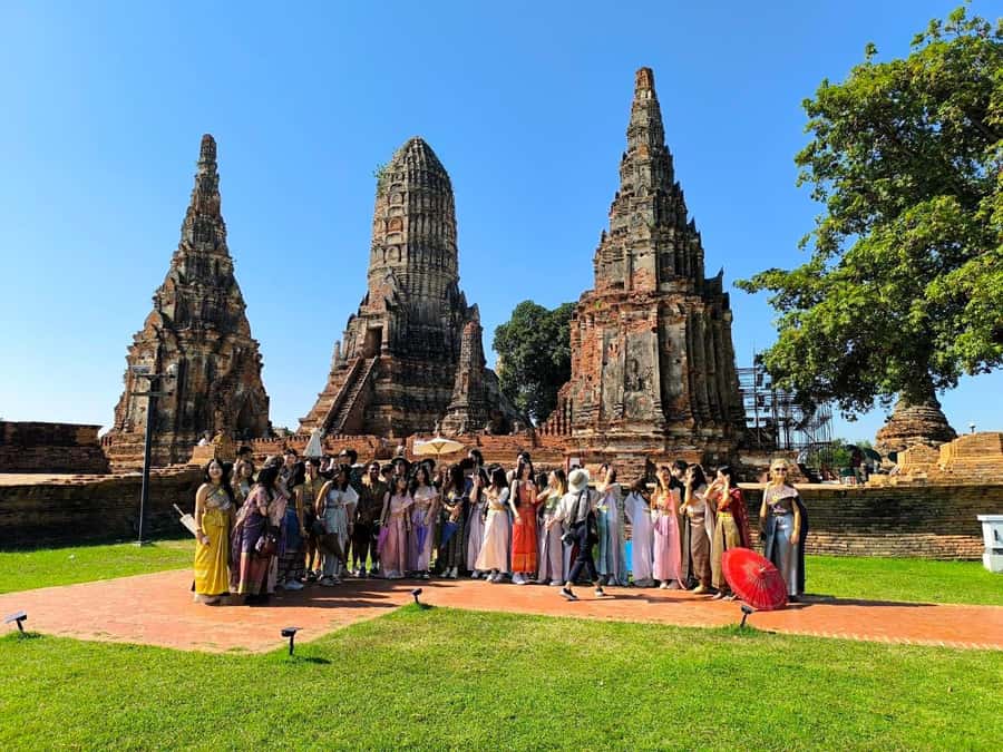 Ayutthaya Day Tour: Ancient Trade Route Temples River Cruise - Leaving Bangkok for Ayutthaya’s old royal city