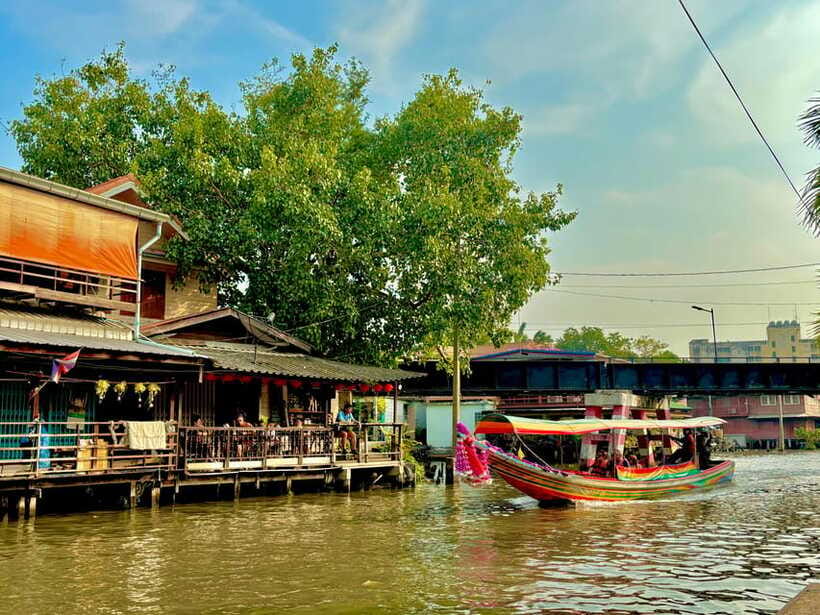 Bangkok: Bicycle Experiences and Longtail Boat Canal Cruise - Wat Khun Chan and the temple stops
