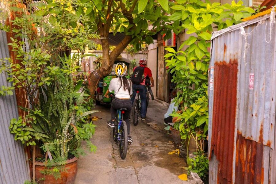 Bangkok: Bike and Canal Boat Tour with Lunch - ตลาดวัดกลาง market and a taste of daily life