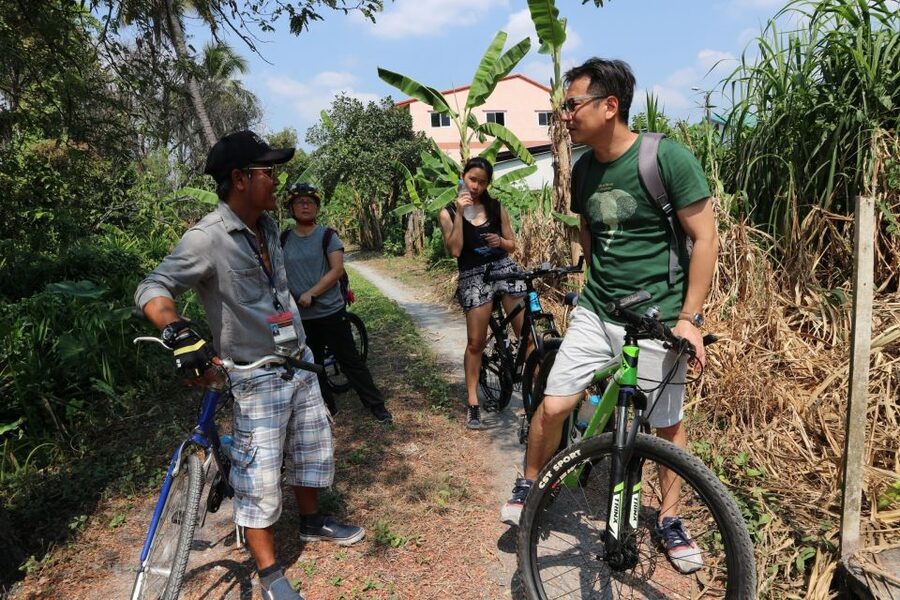 Bangkok: Bike and Canal Boat Tour with Lunch - Wat Ko and the return toward the canals