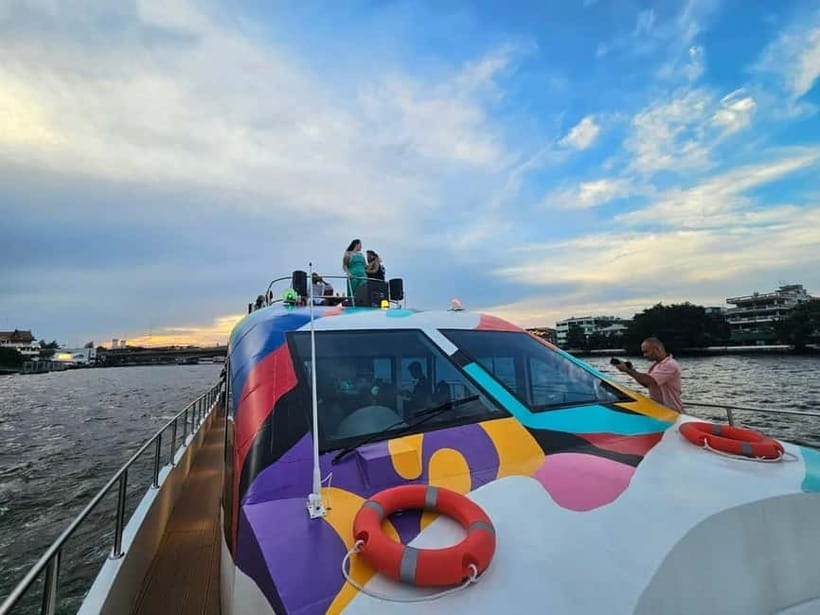 Bangkok: Chao Phraya Booze Cruise With Unlimited Drinks - Key points before you book