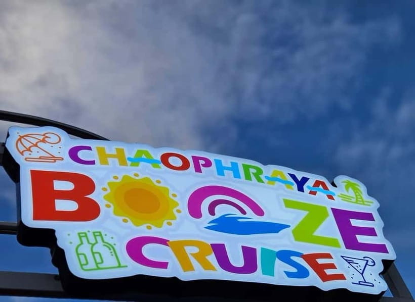 Bangkok: Chao Phraya Booze Cruise With Unlimited Drinks - What this Chao Phraya cruise is really like