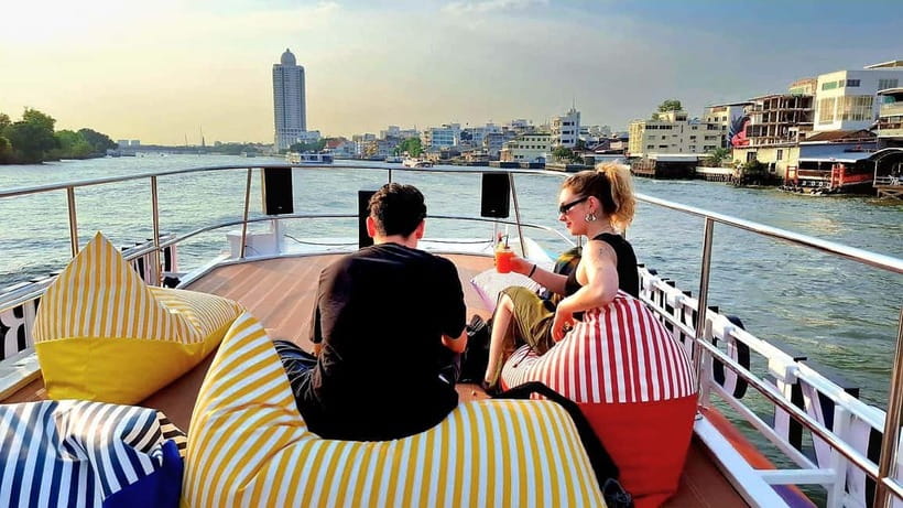 Bangkok: Chao Phraya Booze Cruise With Unlimited Drinks - Two hours of river views and Bangkok landmarks