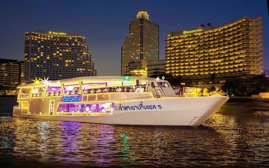 Bangkok: Chao Phraya Princess Dinner Cruise - The Grand Palace from the river