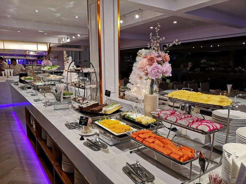 Bangkok: Chao Phraya River Meridian Cruise with Buffet - ICONSIAM departure and the first moments aboard