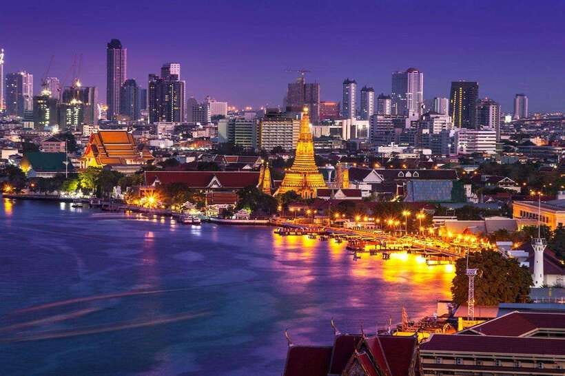 Bangkok: Chao Phraya River Meridian Cruise with Buffet - Choosing between the 4:45 pm and 7:45 pm departures