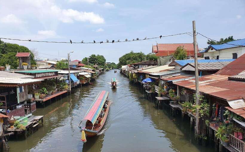 Bangkok: Longtail Boat Canal Cruise - Wat Arun and the changing view from the river