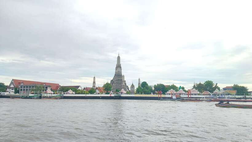 Bangkok: Longtail Boat Canal Tour to Wat Arun - Wat Arun from the river