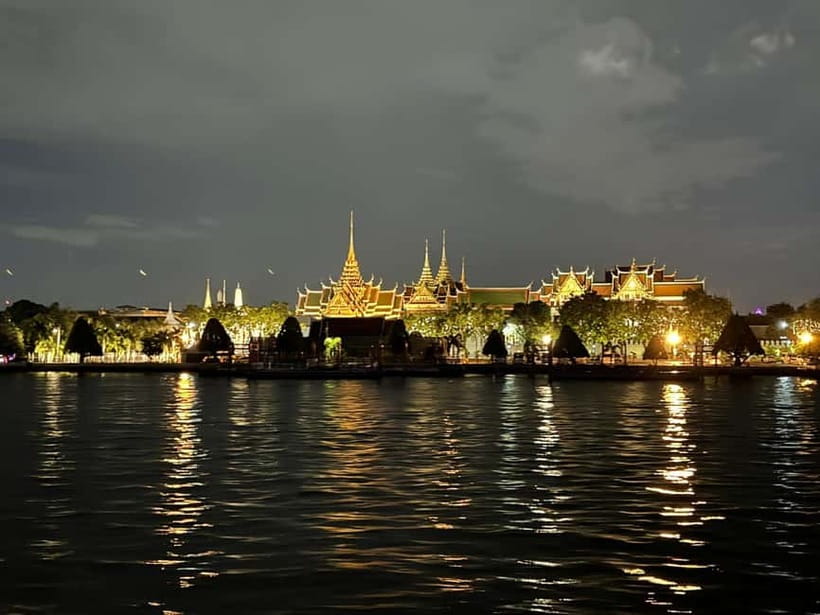 Bangkok: Opulence Luxury River Dinner Cruise - Who should book this cruise?