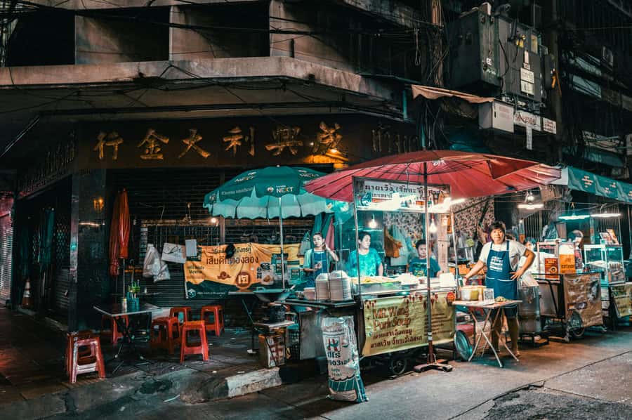 Bangkok: Private Tuk-Tuk Night Tour, River Boat & Eats - Practical details that affect your evening