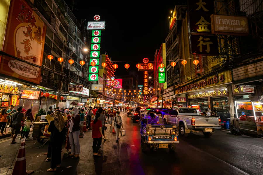 Bangkok: Private Tuk-Tuk Night Tour, River Boat & Eats - A short cruise beneath Bangkok’s lit temples