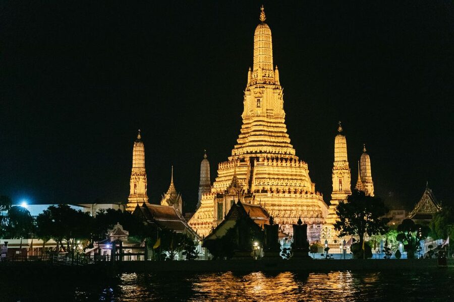 Bangkok: River Dinner Cruise on the Chao Phraya Princess - Why a Chao Phraya dinner cruise works so well