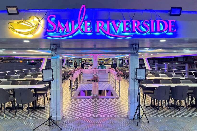 Bangkok: Smile Riverside Dinner Cruise - Live Thai Dance, Cabaret, and Music