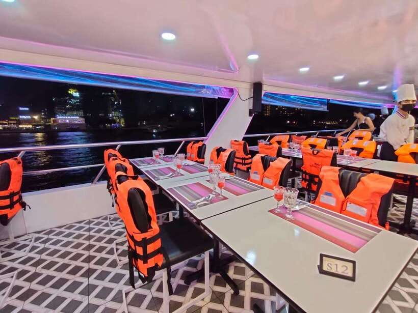 Bangkok: Smile Riverside Dinner Cruise - Is $28 Good Value?