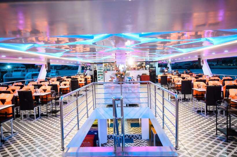 Bangkok: Smile Riverside Dinner Cruise - Who Should Book This Cruise?