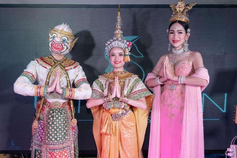 Bangkok: Unicorn Chao Phraya River Dinner Cruise - Finding Unicorn Cruise at ICONSIAM