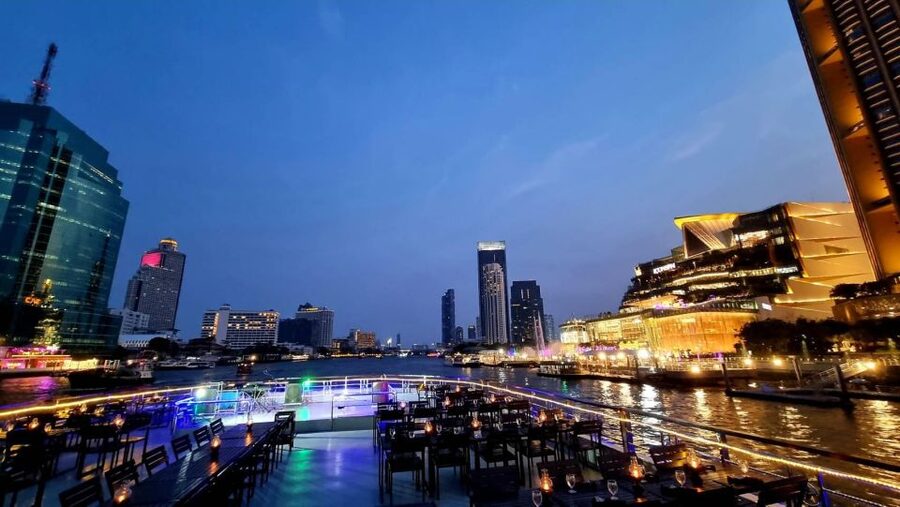 Bangkok: White Orchid Chao Phraya Dinner Cruise - Following the river from Memorial Bridge to Rama VIII Bridge