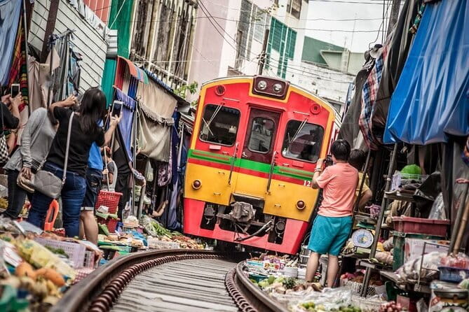 Bangkok Yai Local Canal Tour with Longtail Boat - What the $64 price gives you