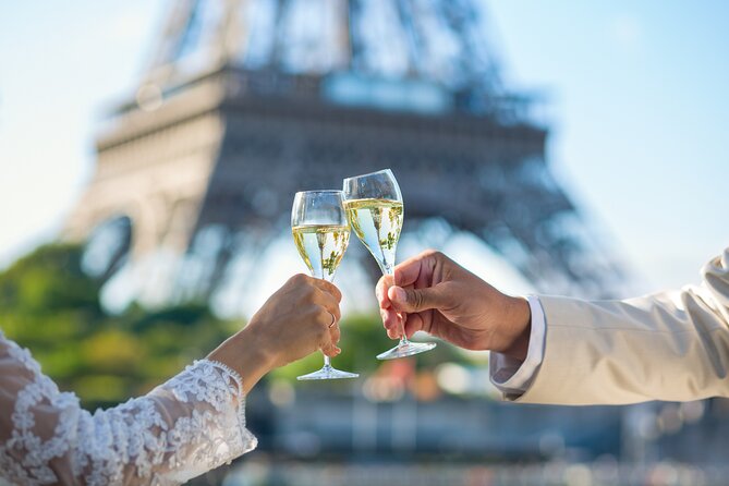 Bateaux Mouches Sightseeing Cruise on the Seine River in Paris - The Eiffel Tower and Trocadéro