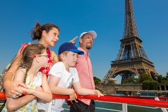 Bateaux Mouches Sightseeing Cruise on the Seine River in Paris - Finding the boat at Port de la Conférence