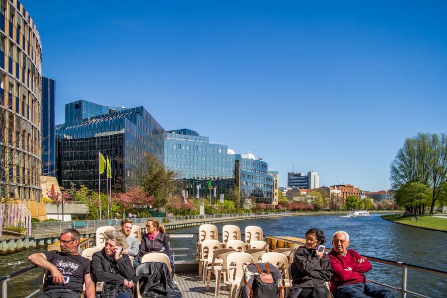Berlin: Boat Tour Along the River Spree - Starting at Friedrichstrasse on the River Spree