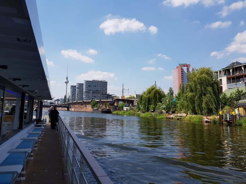 Berlin: East Side Gallery Spree Cruise in a Solar Catamaran - Why this Spree cruise is worth considering