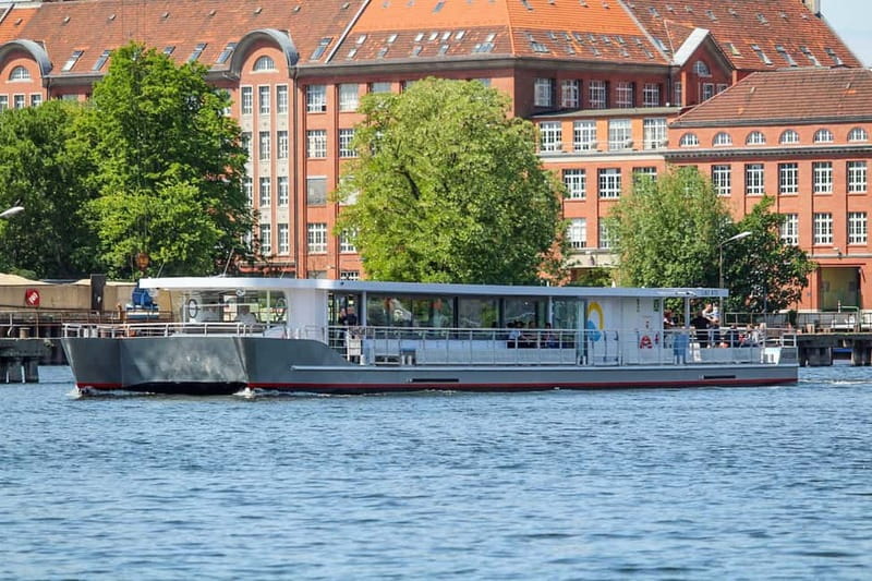 Berlin: East Side Gallery Spree Cruise in a Solar Catamaran - The East Side Gallery from the Spree