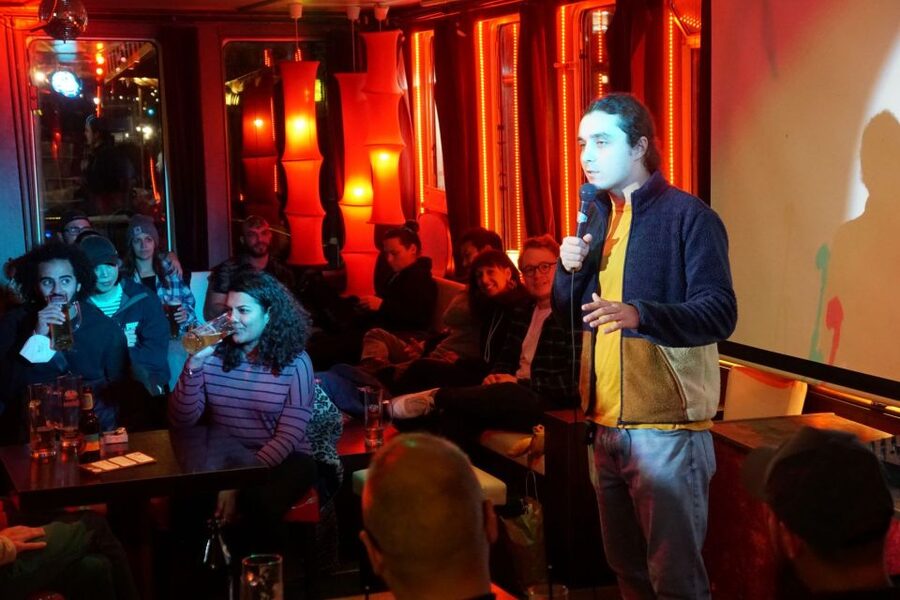 Berlin: Laughing Spree Comedy Show on a Boat - The comedy lineup and open-mic format