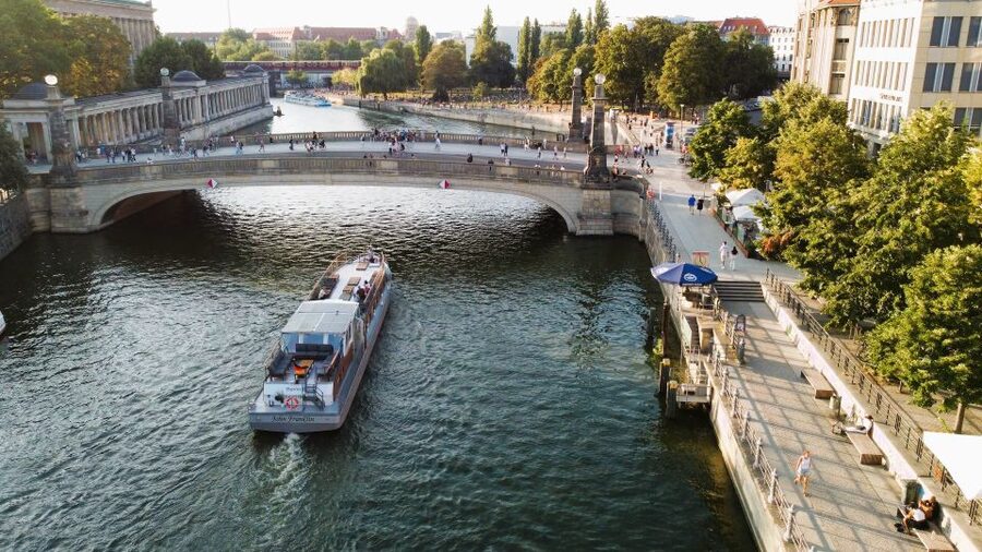 Berlin: Sightseeing Boat Tour on the Spree for Families - Key points to know before you board