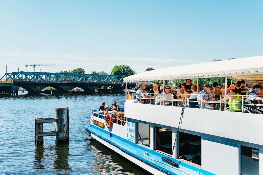 Berlin: Spree Boat Tour to Müggelsee - Köpenick brings history and a possible stop